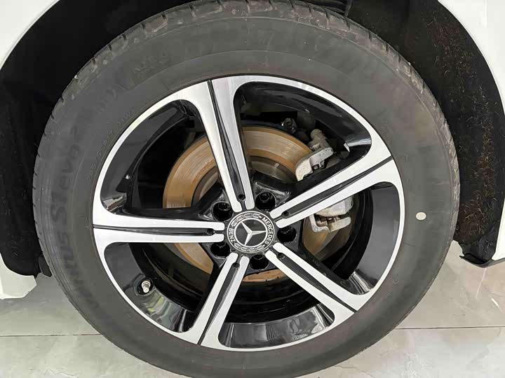 Mercedes-Benz A-Class 2024 A 200 L — фото 12