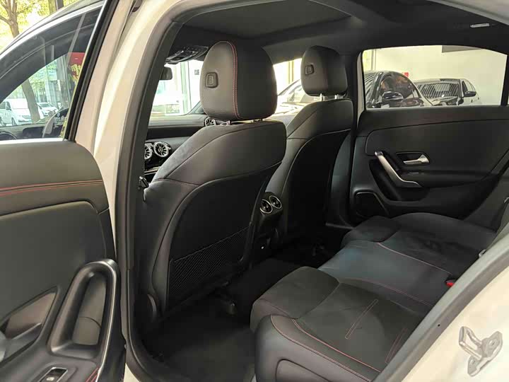 Mercedes-Benz A-Class 2024 A 200 L — фото 11