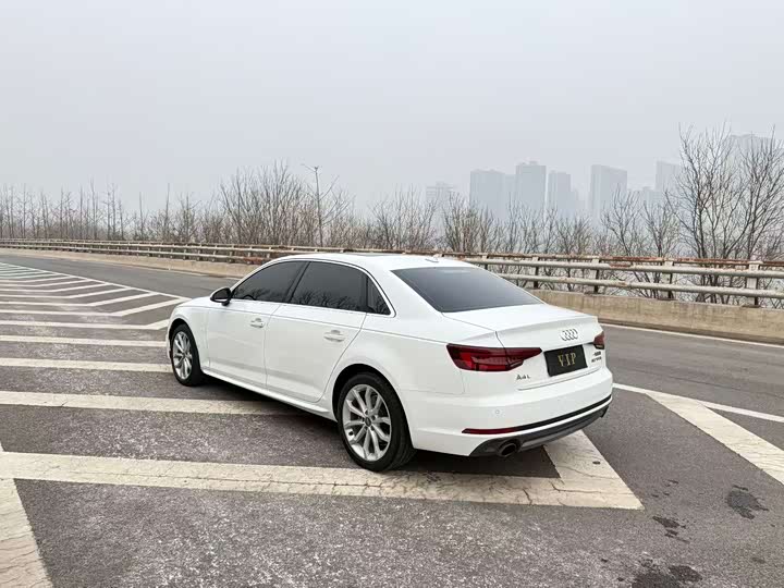 Audi A4L 2018 30 40 TFSI — фото 7