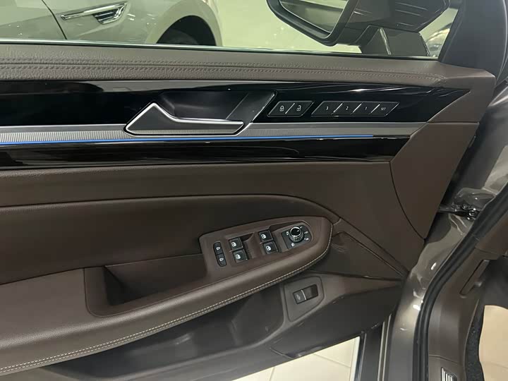 Volkswagen Phideon — фото 9