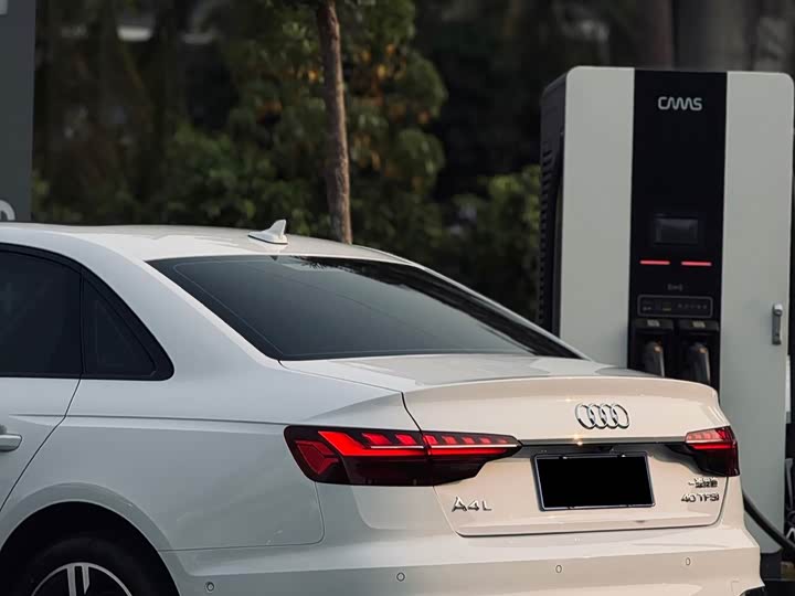 Audi A4L 2023 40 TFSI — фото 18
