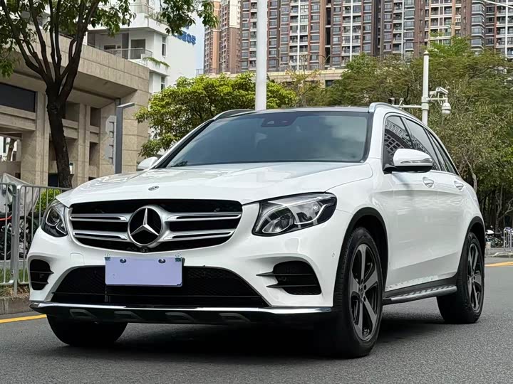 Mercedes-Benz GLC 2018 GLC 260 4 MATIC Luxury — фото 1