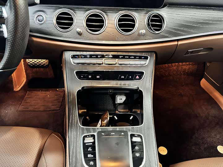 Mercedes-Benz E-Class E 300 L люкс — фото 8
