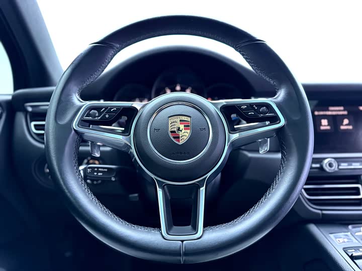 Porsche Macan 2020 Macan 2.0 T — фото 20