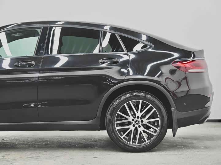 Mercedes-Benz GLC 2023 GLC 260 4 MATIC SUV — фото 24