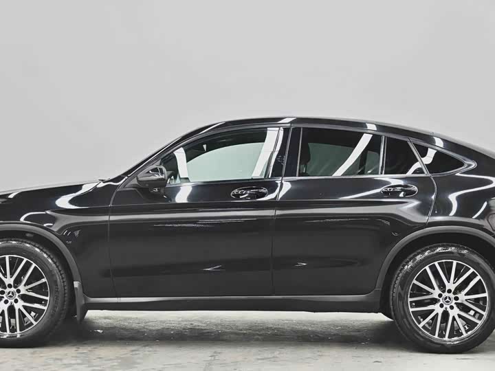 Mercedes-Benz GLC 2023 GLC 260 4 MATIC SUV — фото 18