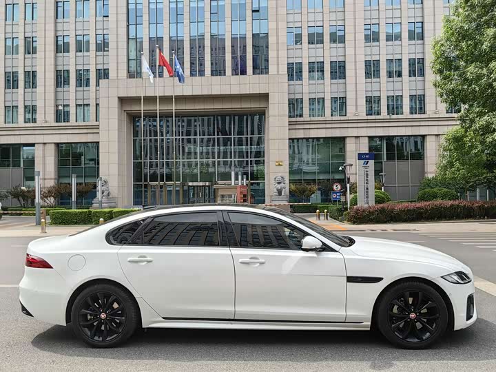Jaguar XFL 2021 XFL 2.0 T P 250 4 WD — фото 8