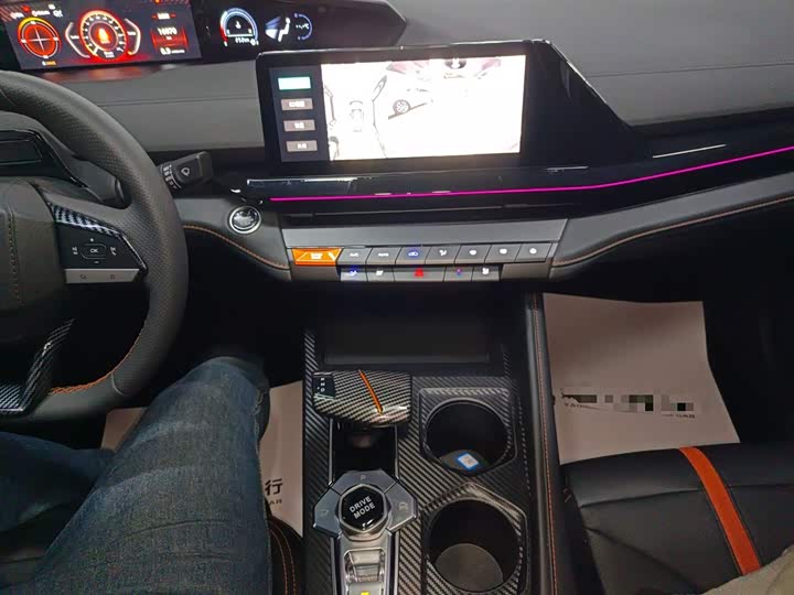 Changan UNI-V 2024 1.5 T Premium — фото 14