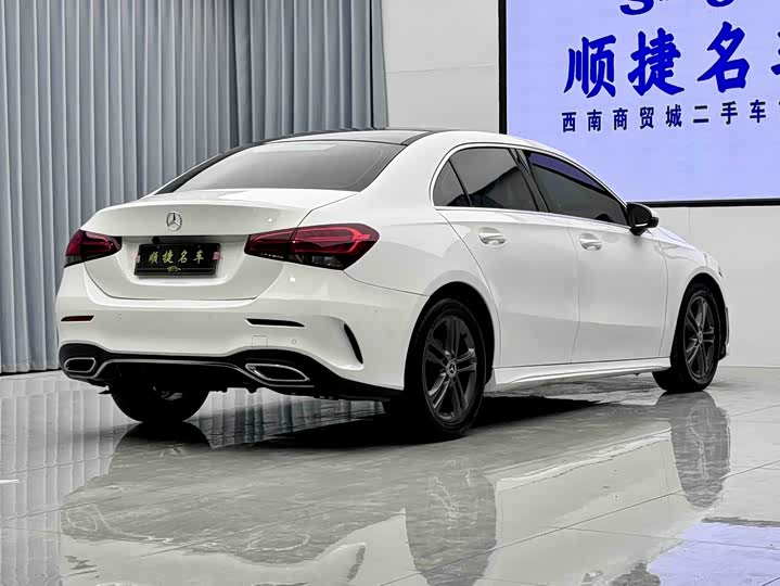 Mercedes-Benz A-Class 2019 A 180 L — фото 12