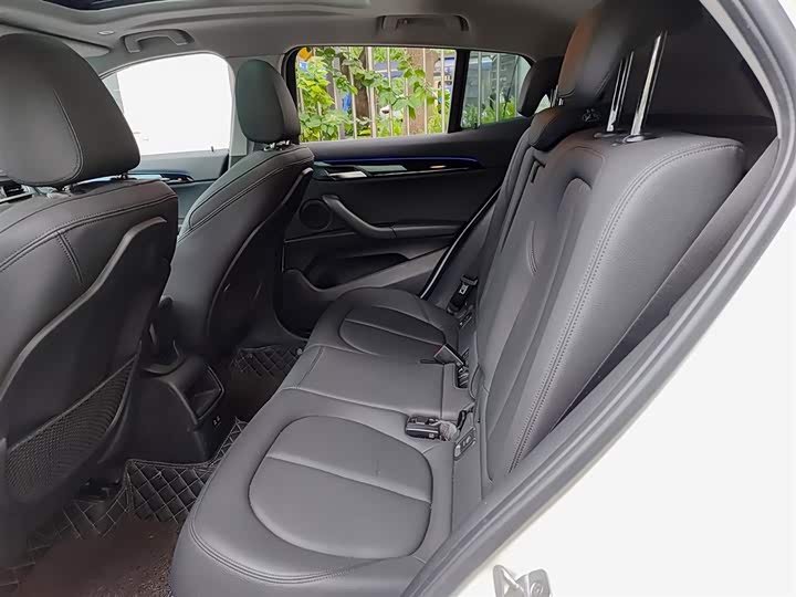 BMW X2 2019 s Drive 20i M VI — фото 8