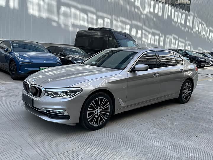 BMW 5-Series 2018 530 Li — фото 1