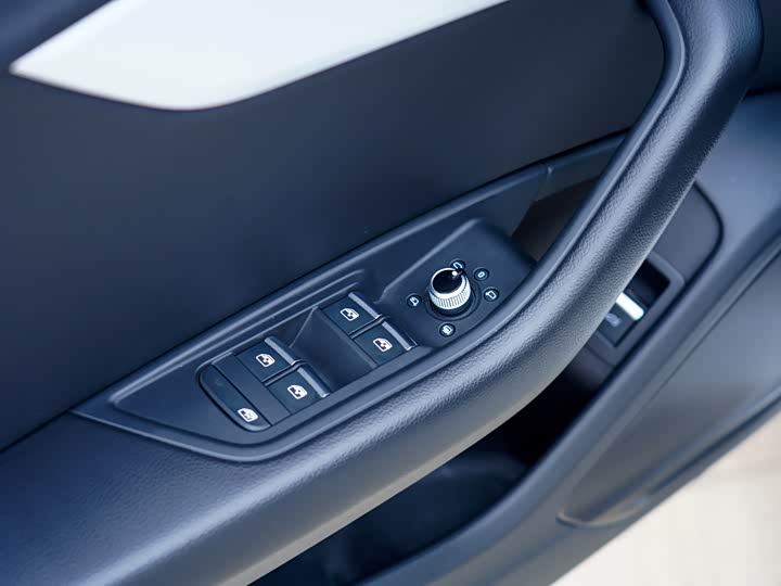 Audi A4L 2022 40 TFSI — фото 17
