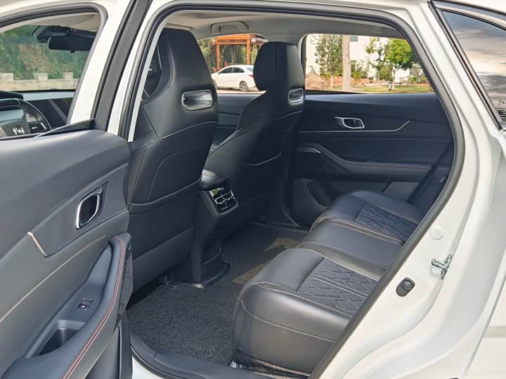 Changan UNI-K 2021 2.0 T Premium — фото 15