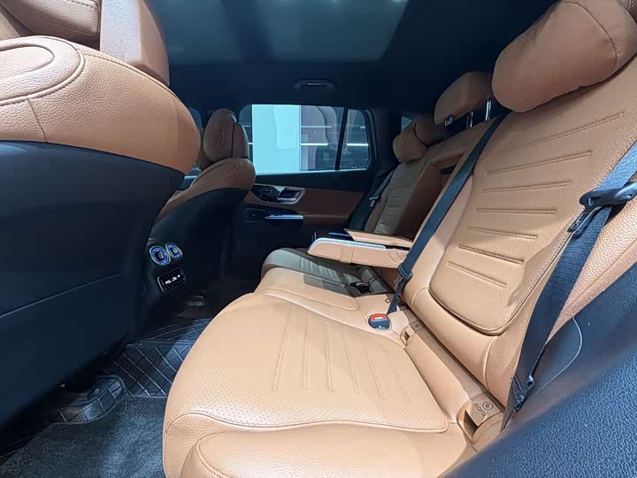 Mercedes-Benz GLC 2024 GLC 260 L 4 MATIC Luxury 5 — фото 9