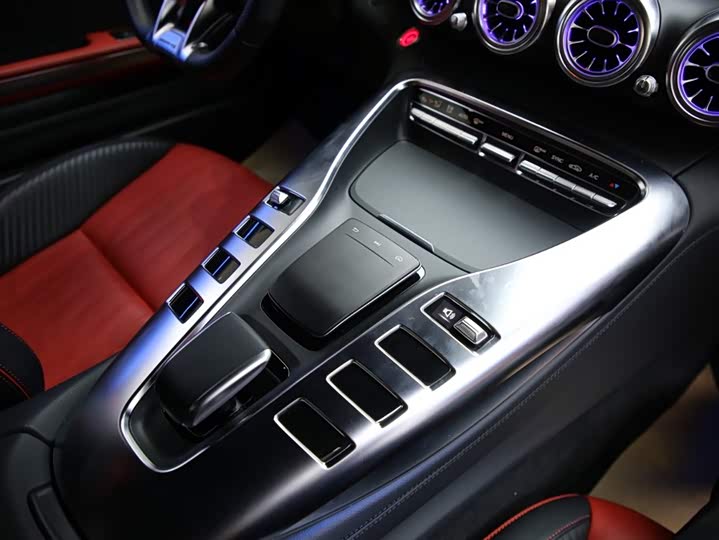 Mercedes-Benz AMG 2019 AMG GT — фото 13