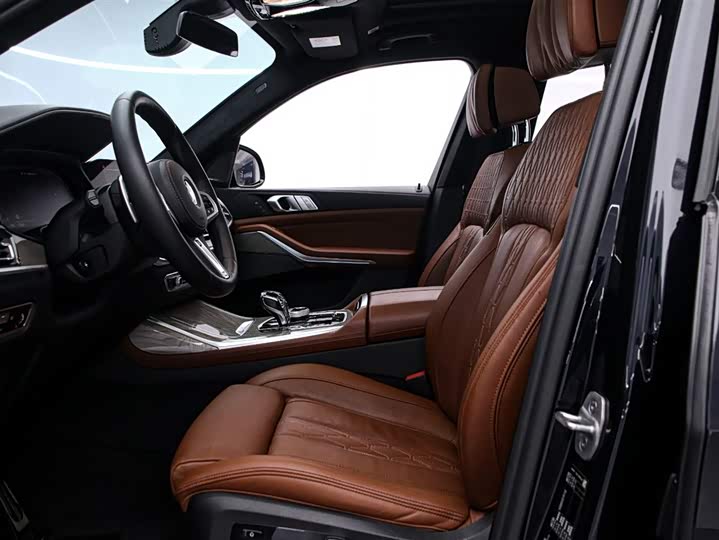 BMW X7 2021 x Drive 40i M — фото 12
