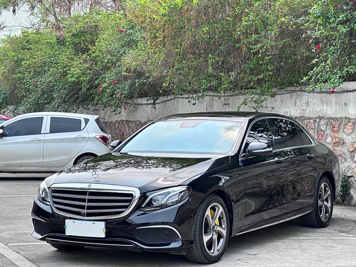 Mercedes-Benz E-Class 2018 E 300 L — фото 1