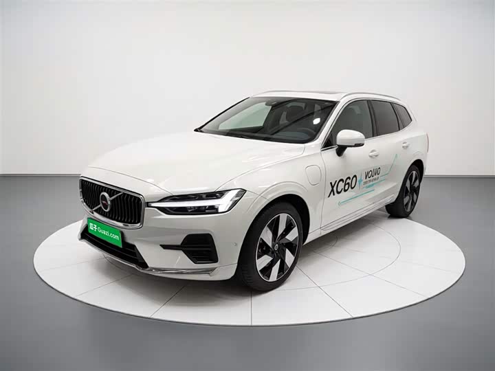 Volvo XC60 Hybrid 2025 Hybrid 4 WD — фото 1