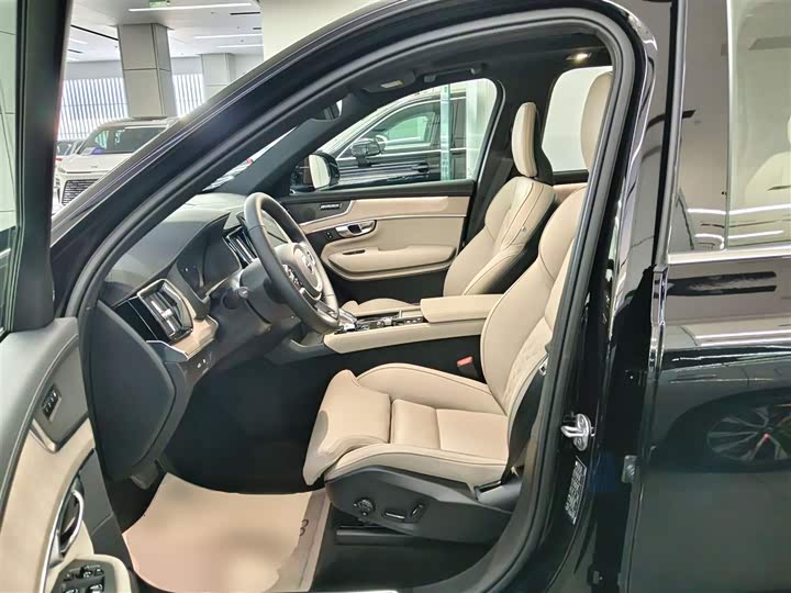 Volvo XC90 Hybrid 2025 T 8 7 — фото 15