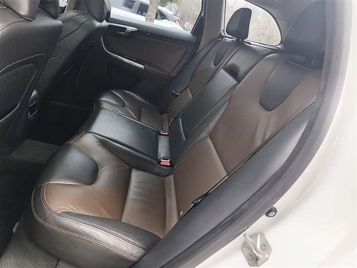 Volvo XC60 2015 T 5 AWD — фото 13