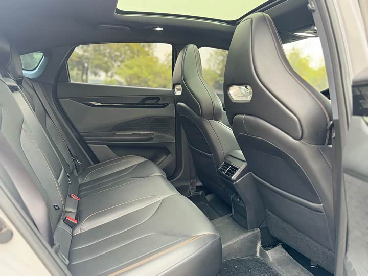 Changan UNI-V 2022 2.0 T — фото 12