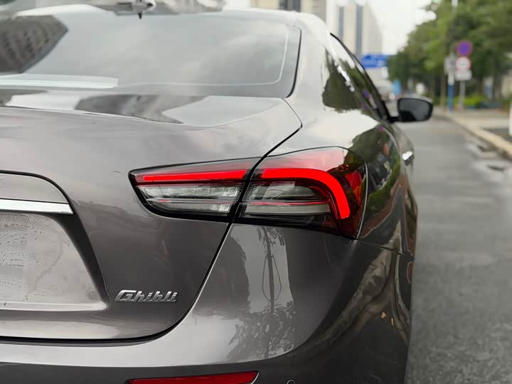 Maserati Ghibli 2021 2.0 T — фото 11