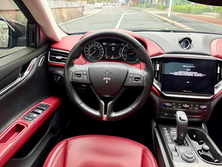 Maserati Ghibli 2021 2.0 T — фото 27