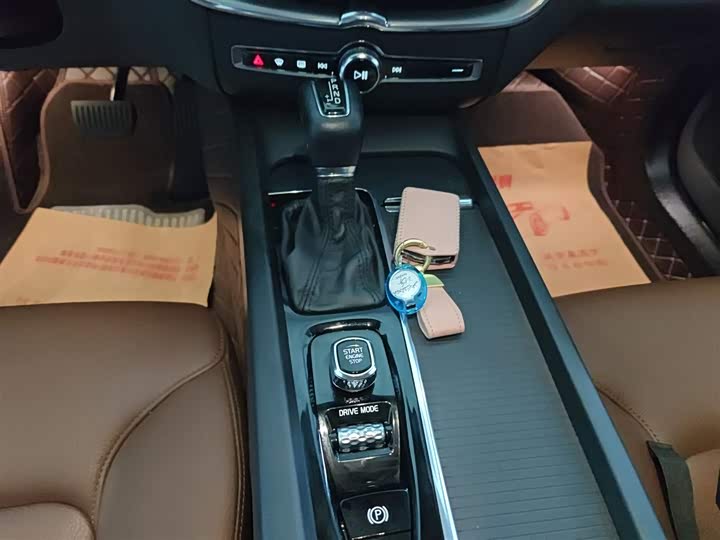 Volvo XC60 2021 T 5 4 WD — фото 14
