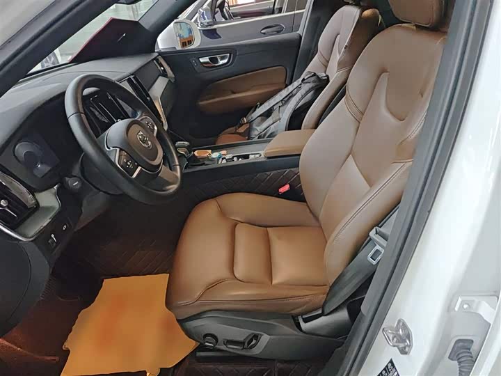 Volvo XC60 2021 T 5 4 WD — фото 15
