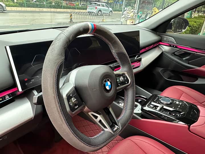 BMW 5-Series 2024 530 Li Leading M — фото 11