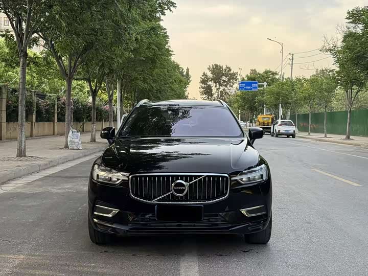 Volvo XC60 2021 T 5 4 WD — фото 1
