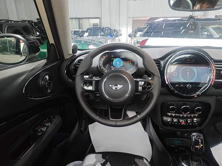 MINI Clubman — фото 11