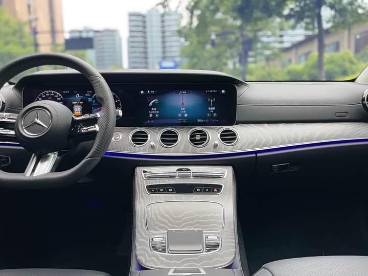 Mercedes-Benz E-Class 2022 E 300 L — фото 9