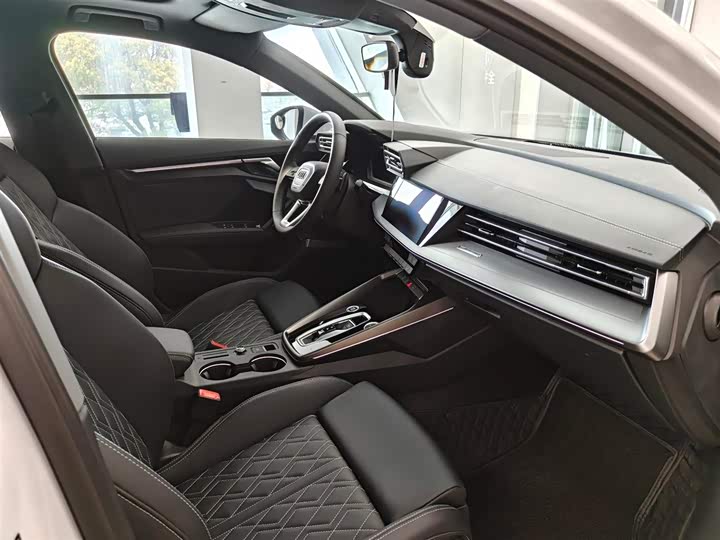 Audi A3 2026 A 3 L Limousine 35 TFSI — фото 13