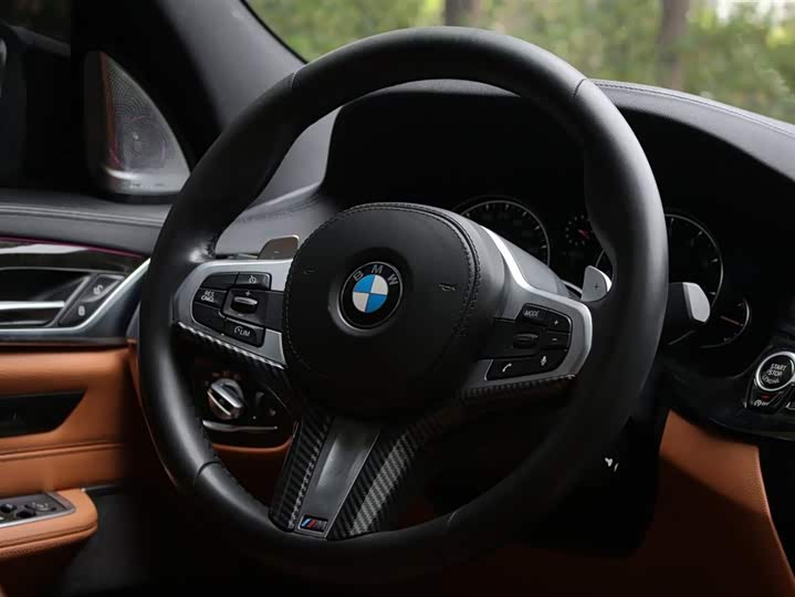 BMW 6-Series 2018 630i M — фото 14