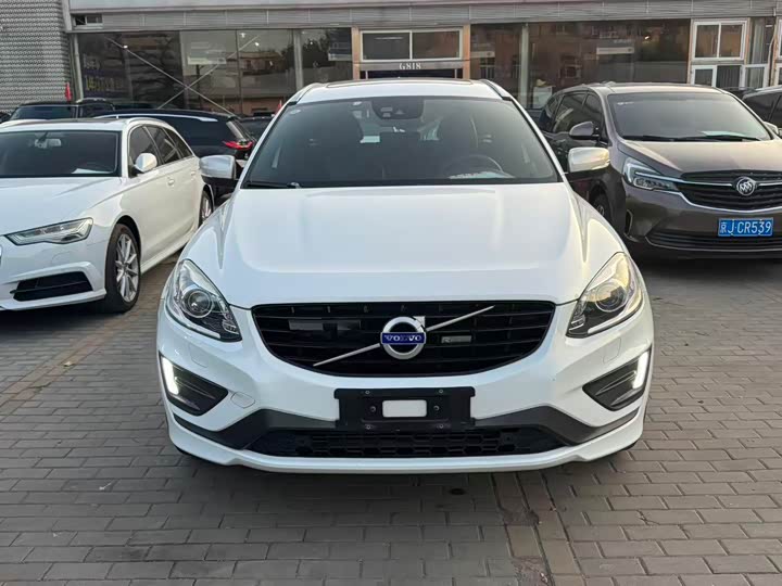 Volvo XC60 2017 T 5 AWD — фото 2