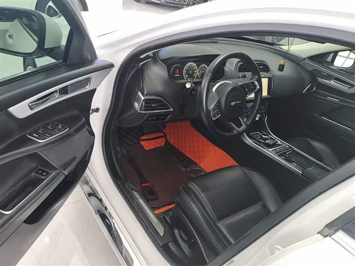 Jaguar XEL 2019 2.0 T 200 PS — фото 16