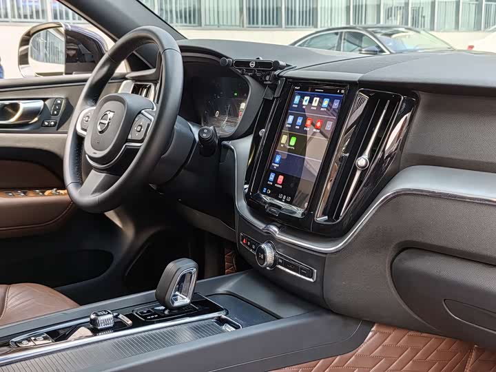 Volvo XC60 2024 B 5 4 WD — фото 23