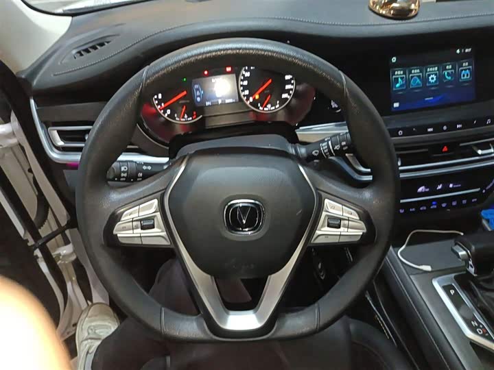 Changan CS35 PLUS 2021 1.6 L CVT — фото 3
