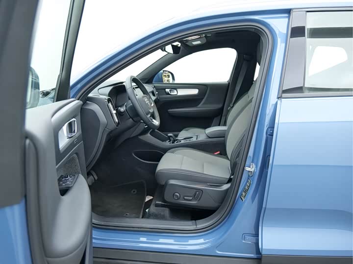 Volvo XC40 2024 B 3 — фото 14