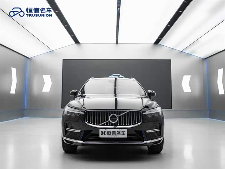 Volvo XC60 2022 B 5 4 WD — фото 2