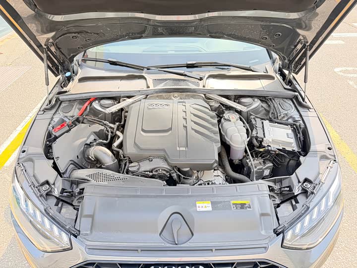 Audi A4L 2024 40 TFSI quattro RS — фото 3