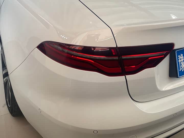 Jaguar XEL 2020 2.0 T 200 PS R-DYNAMIC S — фото 13