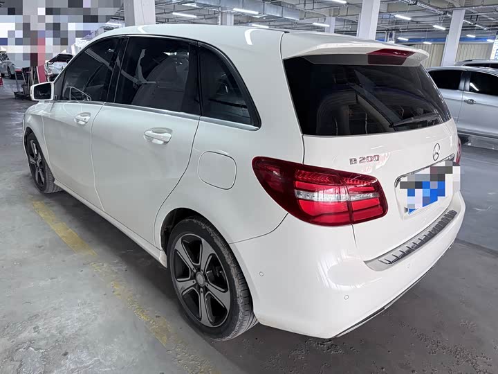 Mercedes-Benz B-Class 2017 B 200 — фото 18