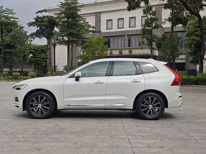 Volvo XC60 2020 T 5 4 WD — фото 4