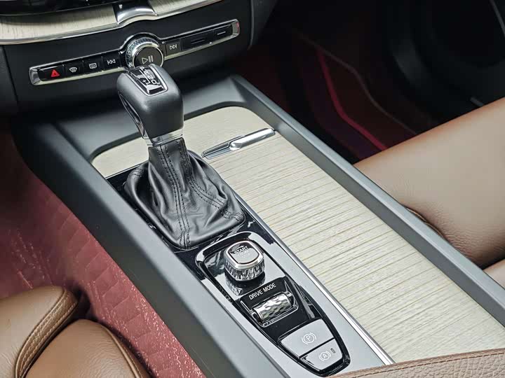 Volvo XC60 2020 T 5 4 WD — фото 19
