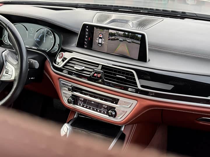 BMW 7-Series 2017 750 Li x Drive — фото 14