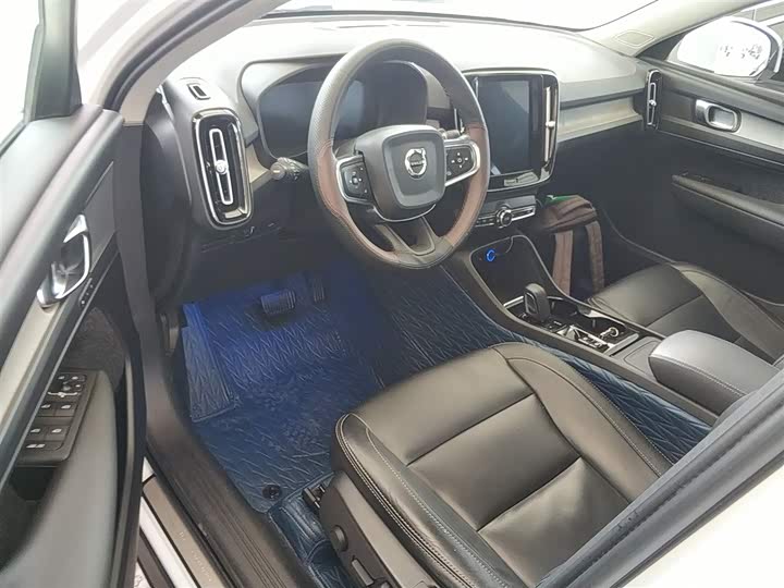 Volvo XC40 2020 T 3 — фото 12