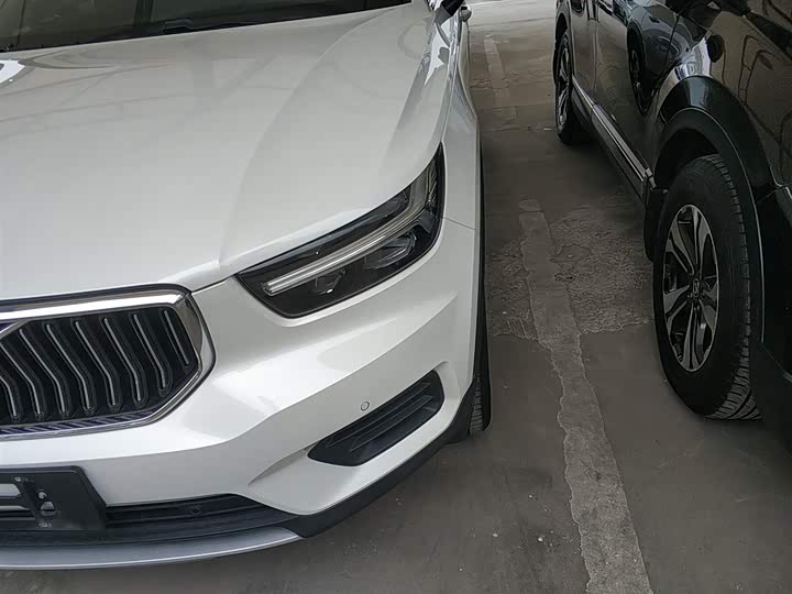 Volvo XC40 2020 T 3 — фото 18