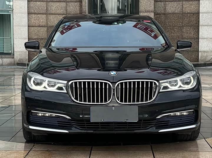 BMW 7 Series 740Li продвинутая — фото 2